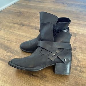 UGG Womens Black Leather Ankle Boots block heel fold over edge size 8